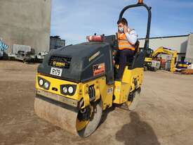 BOMAG BW80AD-5 1.55T TANDEM STEEL DRUM VIBRATING ROLLER WITH 660 HOURS - picture2' - Click to enlarge