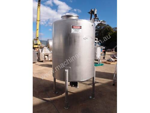 Stainless Steel Mixing Tank (Vertical), Capacity: 2,000Lt
