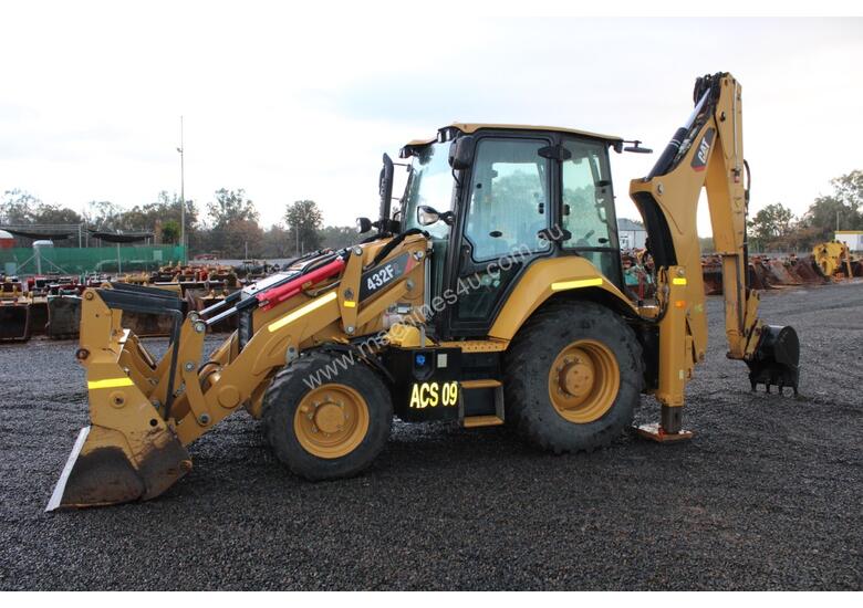 caption Caterpillar 432F2 Backhoe Loader