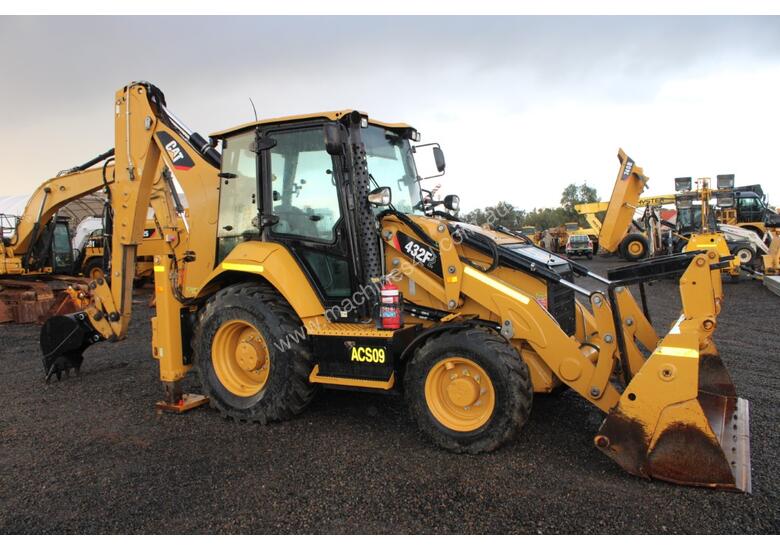 caption Caterpillar 432F2 Backhoe Loader