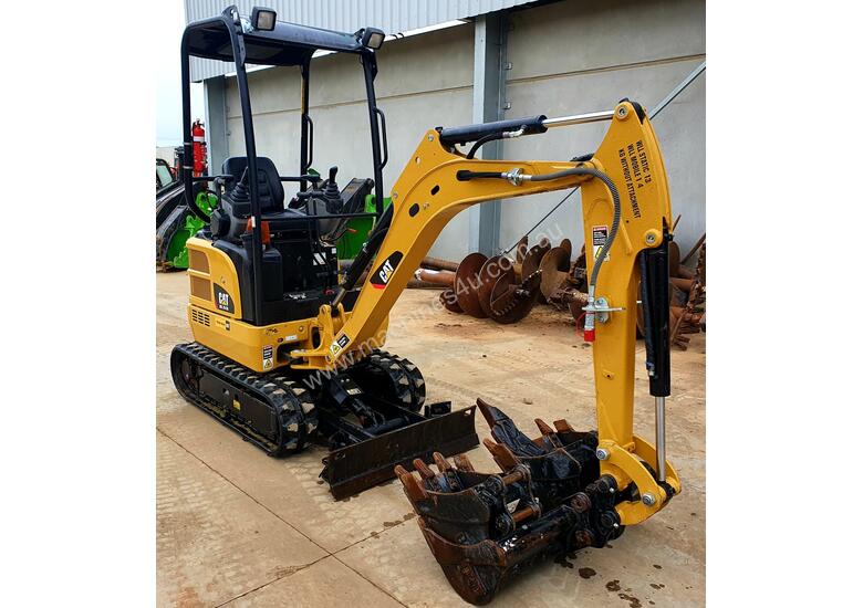 Used 2017 Caterpillar 301 7DCR Mini Excavators in , Listed on Machines4u