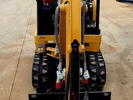 Cat 301.7D 1.7t mini excavator with low 274 hours - picture2' - Click to enlarge