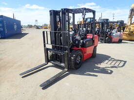 Unused 2020 Redlift CPCD35H-490 Diesel Forklift (3 Stage) - picture0' - Click to enlarge