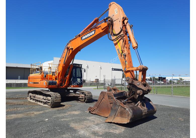 caption Doosan DX340LC With GP Bucket & Tilting Mud Bucket