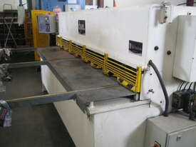Dye 2500mm x 6mm Hydraulic Guillotine with Pneumatic Sheet Supports - picture0' - Click to enlarge