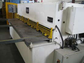 Dye 2500mm x 6mm Hydraulic Guillotine with Pneumatic Sheet Supports - picture2' - Click to enlarge