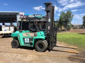 CMFF90 - 2011 Mitsubishi FD70T Forklift - picture0' - Click to enlarge