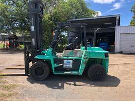 CMFF90 - 2011 Mitsubishi FD70T Forklift - picture1' - Click to enlarge