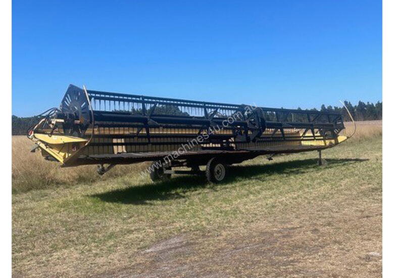 caption Honey Bee 994 - 36 foot Draper Front Header