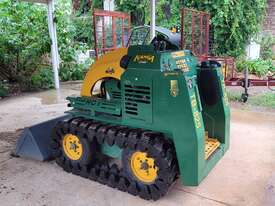 Kanga Mini Loader - TB825 - picture2' - Click to enlarge