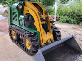 Kanga Mini Loader - TB825 - picture0' - Click to enlarge