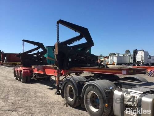 2005 Hammar Tri Axle Side Lifter