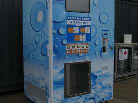 Large Commercial Bagged Ice Maker Vending Machine - Pukui - picture0' - Click to enlarge