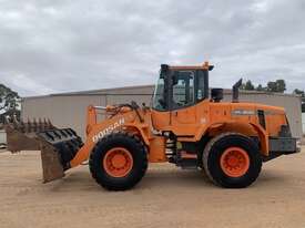 2008 Doosan DL200 Front End Loader - picture0' - Click to enlarge