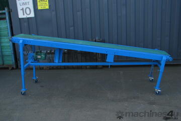 Incline Motorised Belt Conveyor - 3.1m long