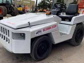TOW TRACTOR -TOYOTA 02-2TD25 DIESEL - picture0' - Click to enlarge