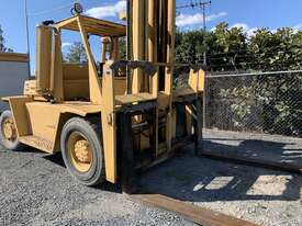 Forklift 10t caterpillar container lifting  - picture0' - Click to enlarge