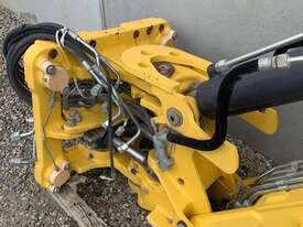 Backhoe attachment - picture1' - Click to enlarge