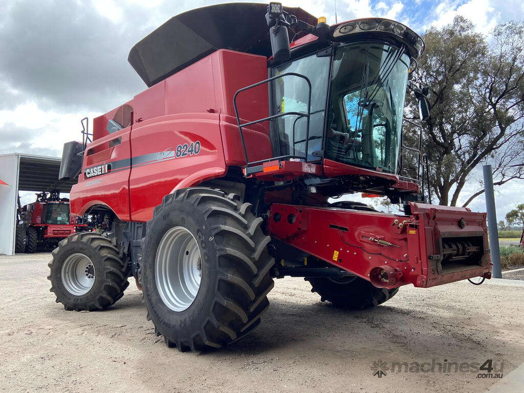 Used Case IH CASE IH 8240 Header Combine Harvester Header Combine ...