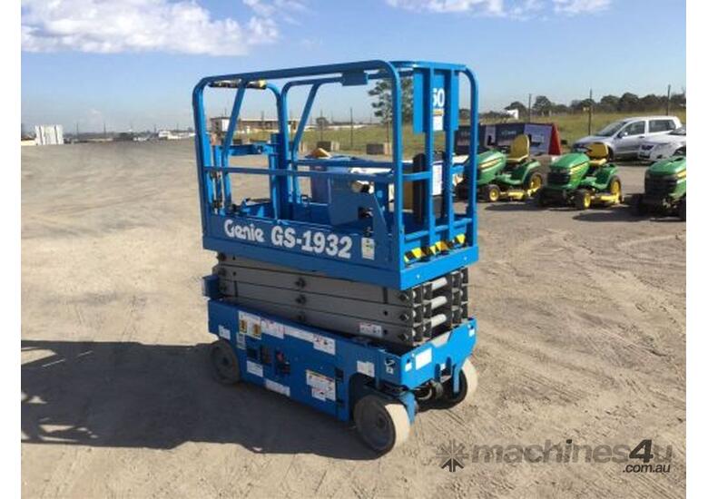 caption 2016 Genie GS1932 Scissor Lift