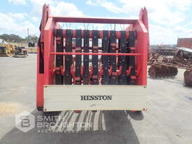 HESSTON 5400 TRACTOR DRAWN ROUND BALER - picture1' - Click to enlarge