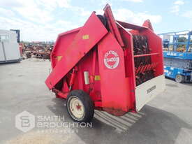 HESSTON 5400 TRACTOR DRAWN ROUND BALER - picture2' - Click to enlarge