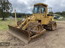 Caterpillar 815B Compactor - picture0' - Click to enlarge