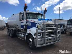 2009 Mack Trident - picture0' - Click to enlarge