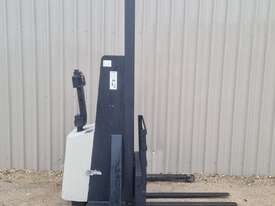 2016 Crown 1000kg Electric Walkie Stacker - picture0' - Click to enlarge