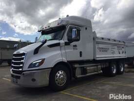 2022 Freightliner Cascadia - picture0' - Click to enlarge