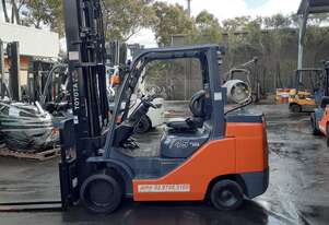 ACTIVE FORKLIFTS - toyota 4.5 ton forklift for sale- 2016 model 6050mm 1800mm long tynes