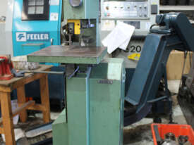 Steelfast T03 Vertical Bandsaw (240V) - #3875 - picture1' - Click to enlarge