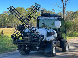 Toro Multipro 5800 Boom Spray Sprayer - picture2' - Click to enlarge