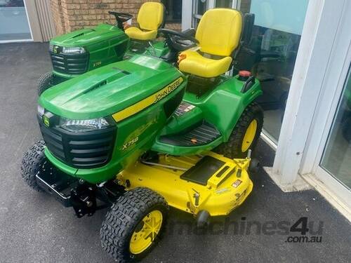 2014 John Deere X758 Lawn Garden Tractors