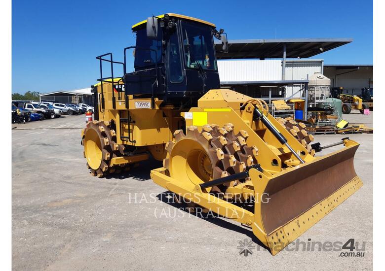 caption CATERPILLAR 815K Compactors