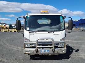 Isuzu NPR - picture0' - Click to enlarge