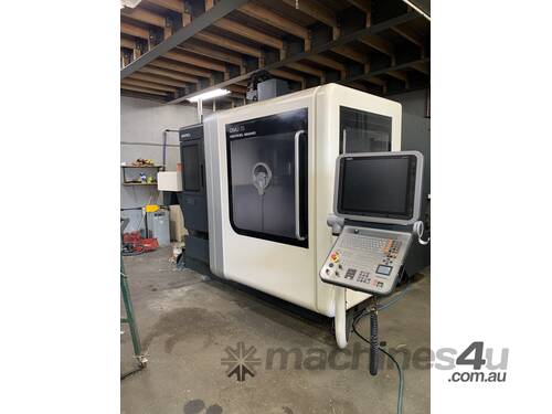 5 axis CNC milling machine 