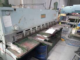 Guillotine Hydraulic - picture0' - Click to enlarge