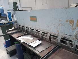 Guillotine Hydraulic - picture1' - Click to enlarge