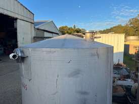 Stainless steel tank approx 4000 litre - picture2' - Click to enlarge