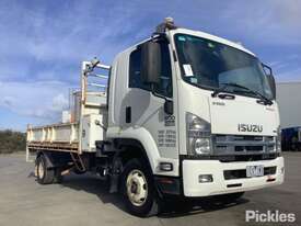 2015 Isuzu FRR600 - picture0' - Click to enlarge