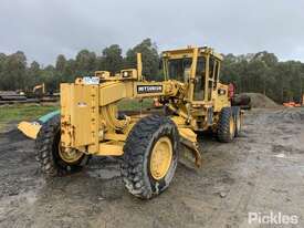 2004 Mitsubishi MG460 Grader - picture0' - Click to enlarge