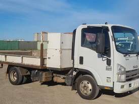 Isuzu NPR275 - picture0' - Click to enlarge