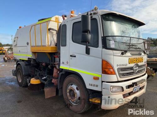 2015 Hino FG 500 1628 Dual Control Road Sweeper