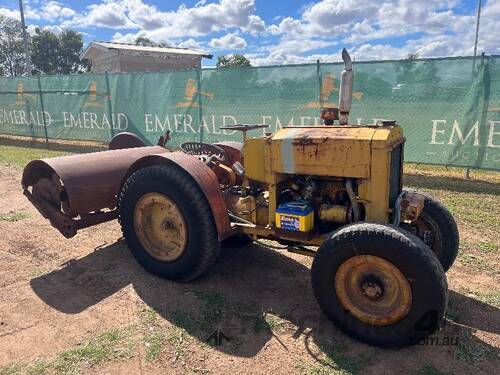 1948 HOWARD DH22 TRACTOR WITH ROTARY HOE