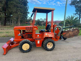 Ditch Witch 3700 Trencher Trenching - picture1' - Click to enlarge