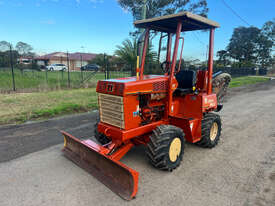 Ditch Witch 3700 Trencher Trenching - picture2' - Click to enlarge