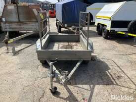 2002 Loadstar Trailers Box Top Caged Trailer - picture0' - Click to enlarge