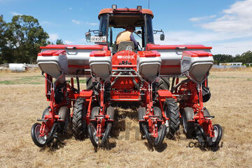 FARMTECH PPP06 (SEED ONLY) PNEUMATIC PRECISION PLANTER (6 ROW)