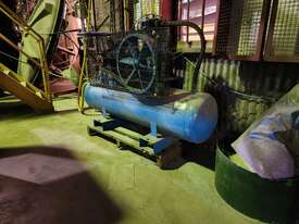 FR Pulford and Son Air Compressor - picture0' - Click to enlarge